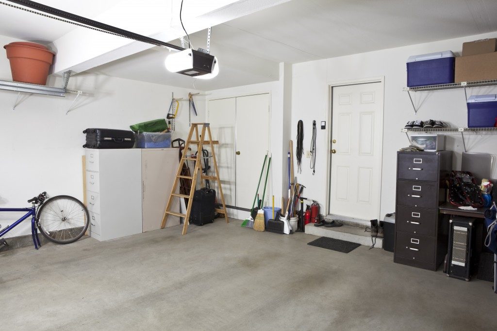 clean garage